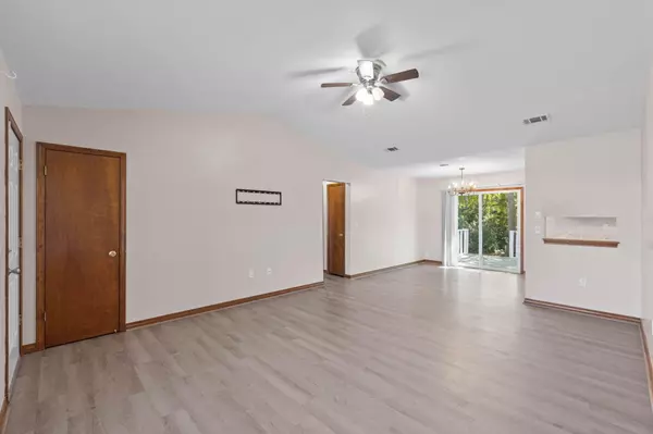 Crestview, FL 32536,329 Ray Avenue