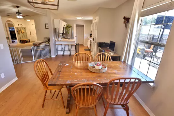 Navarre, FL 32566,8140 Menorca Street