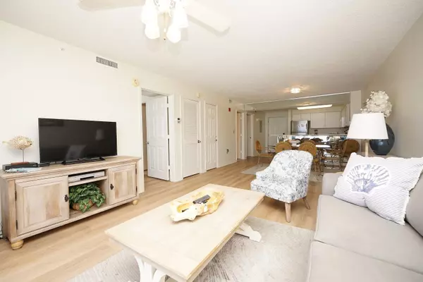 Destin, FL 32541,1002 US-98  #1013