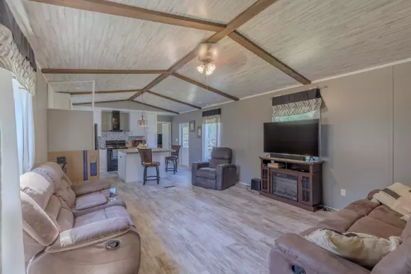 Holt, FL 32564,4528 Bryant Bridge Cutoff Road