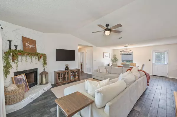 Navarre, FL 32566,8723 Estrada Street