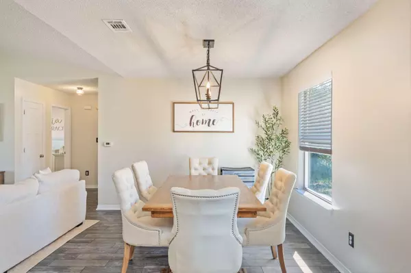 Navarre, FL 32566,8723 Estrada Street