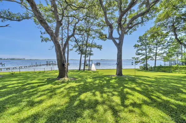 Mary Esther, FL 32569,809 E Miracle Strip Parkway