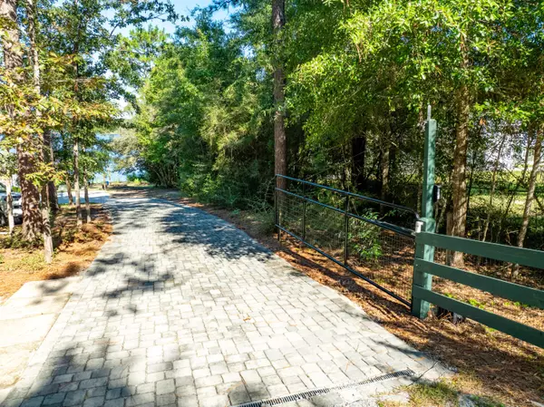 Defuniak Springs, FL 32433,2196 Spring Lake Road