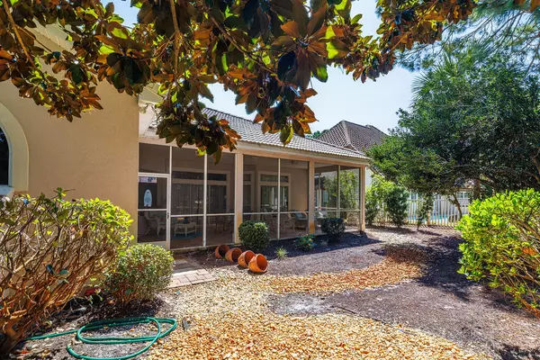 Destin, FL 32541,895 Emerald Bay Drive