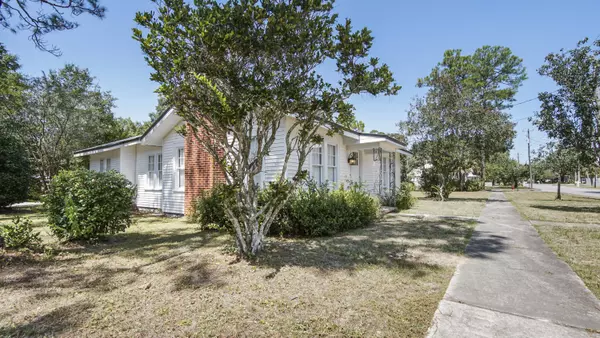 388 S 11Th Street, Defuniak Springs, FL 32435