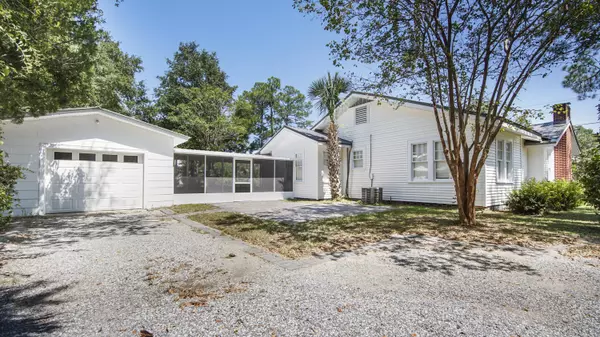 Defuniak Springs, FL 32435,388 S 11Th Street