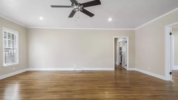 Defuniak Springs, FL 32435,388 S 11Th Street