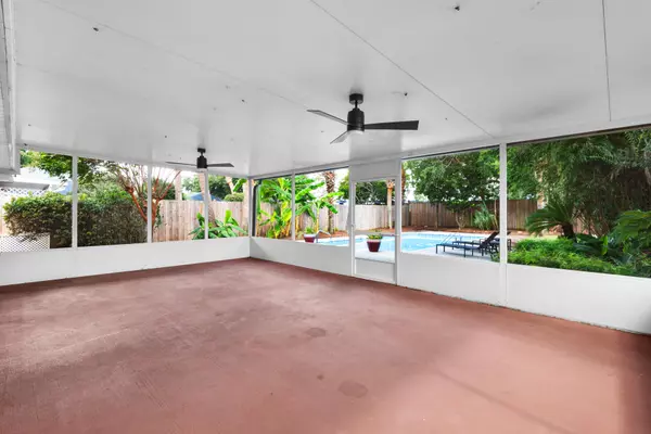 Gulf Breeze, FL 32563,1173 Crane Cove Boulevard