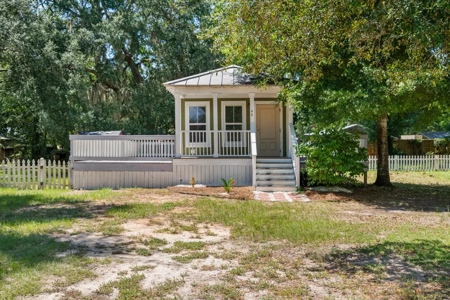 40 Horseshoe Lane, Freeport, FL 32439
