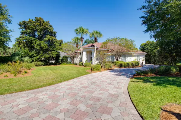 Destin, FL 32541,417 Maritime Court