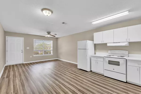 Mary Esther, FL 32569,502 Channel Marker Street  #1