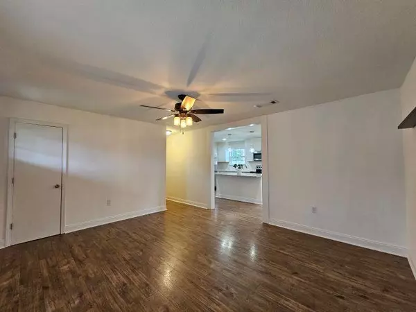 Fort Walton Beach, FL 32548,42 NW Marilyn Avenue