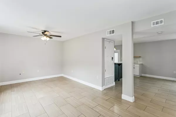 Mary Esther, FL 32569,20 E Casa Loma Drive