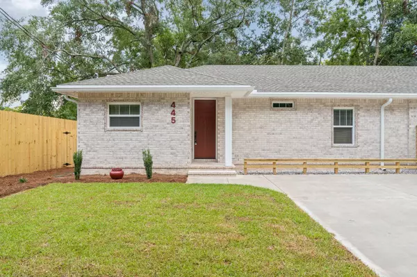 Crestview, FL 32539,445 E Cobb Avenue