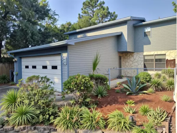 900 Holbrook Circle, Fort Walton Beach, FL 32547