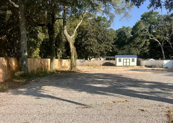 Niceville, FL 32578,13808 FL-20