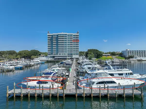 Destin, FL 32541,320 Harbor Boulevard  #901