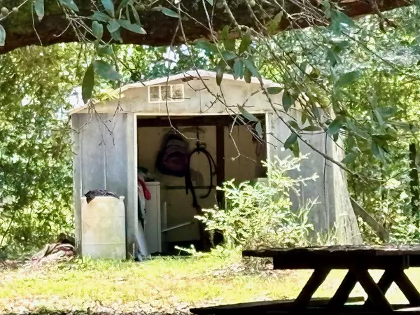 Defuniak Springs, FL 32433,113 Andy Nowling Road