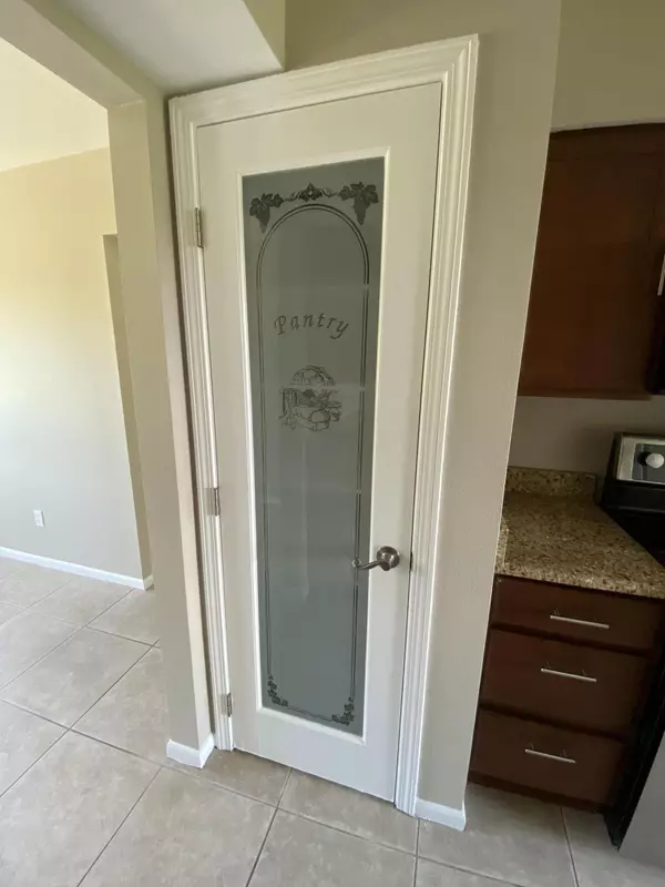 Mary Esther, FL 32569,1003 Boulevard De La Parisienne