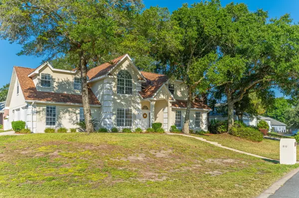 Shalimar, FL 32579,810 Boulevard Of The Champions