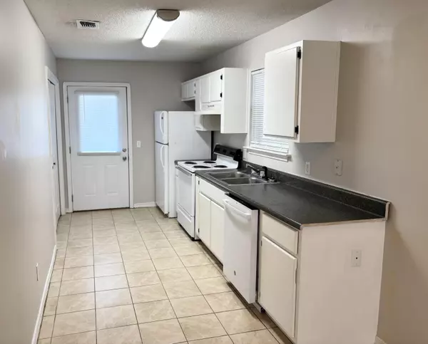 Navarre, FL 32566,6903 SEA TURTLE Circle #A