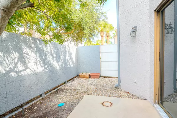 Destin, FL 32541,930 Gulf Shore Drive  #7