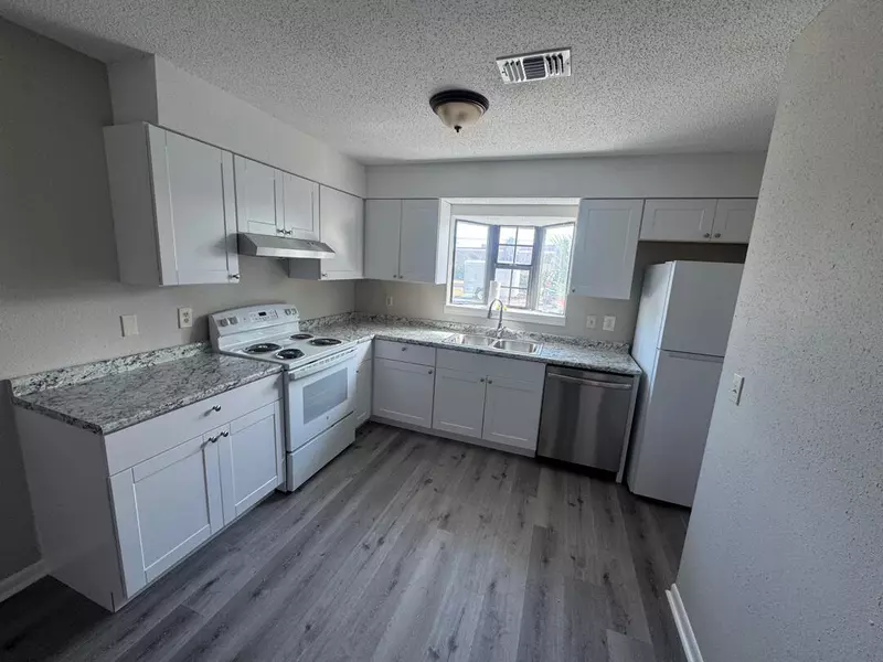 314 Oxford Court, Mary Esther, FL 32569