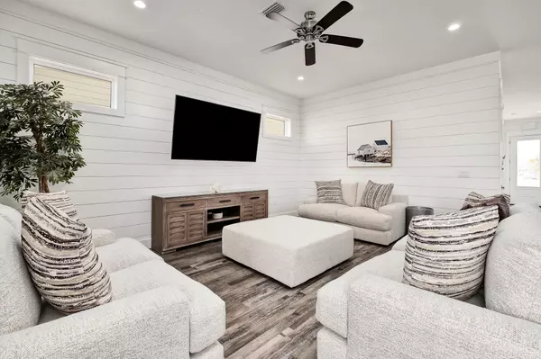 Miramar Beach, FL 32550,48 W Palm Beach Street