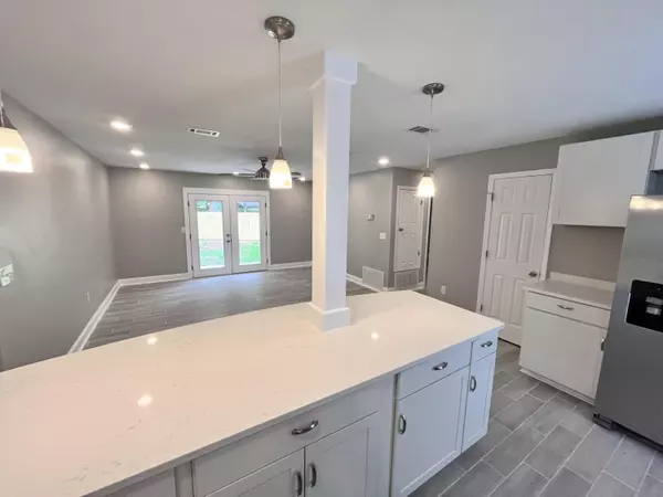 Crestview, FL 32536,795 Bay Street