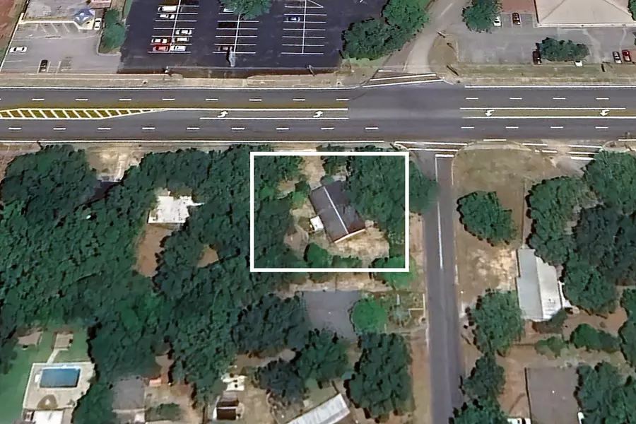 405 Government Avenue, Valparaiso, FL 32580