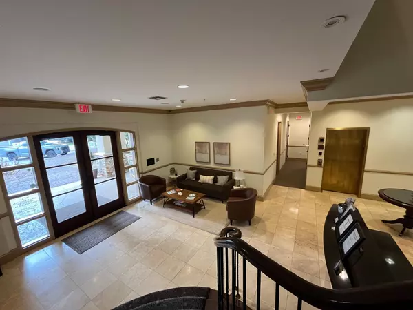 Destin, FL 32541,4393 Commons Drive  #101