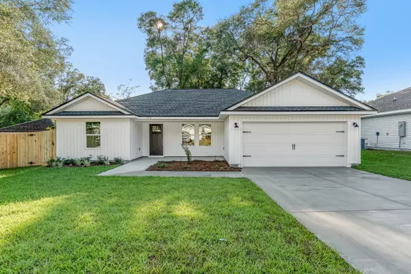 456 Crossland Street, Crestview, FL 32539