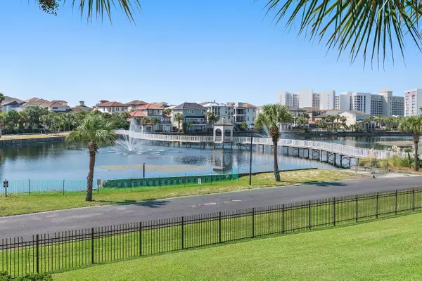 Destin, FL 32541,970 Hwy 98  #107