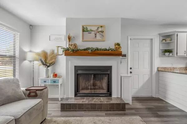 Navarre, FL 32566,6845 Avenida De Galvez