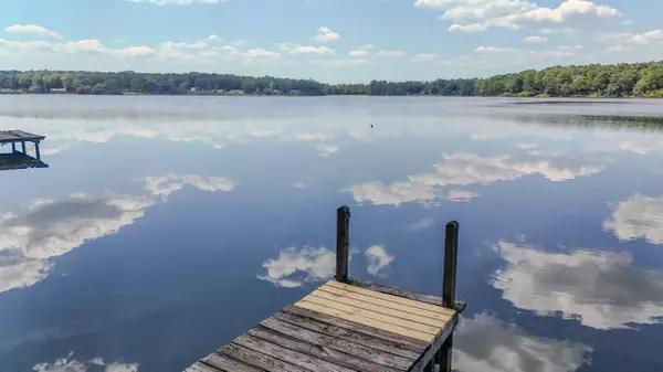 Defuniak Springs, FL 32433,834 Paradise Island Drive