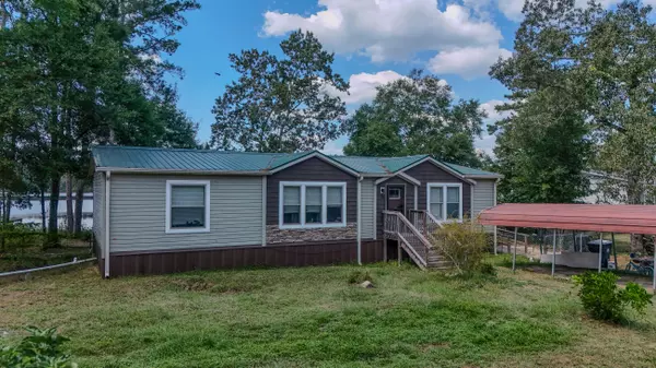 Defuniak Springs, FL 32433,834 Paradise Island Drive