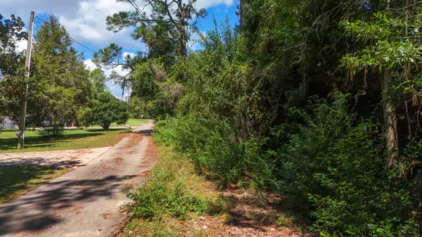 Defuniak Springs, FL 32433,Lot 6 Lake Court