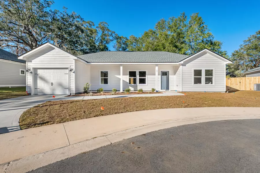 37 Shebbi Lane, Freeport, FL 32439