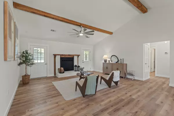 1415 Red Oak Drive, Crestview, FL 32539