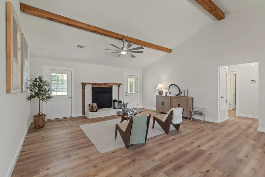 1415 Red Oak Drive, Crestview, FL 32539