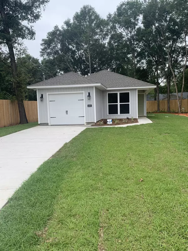 402 N 11th Street, Defuniak Springs, FL 32433
