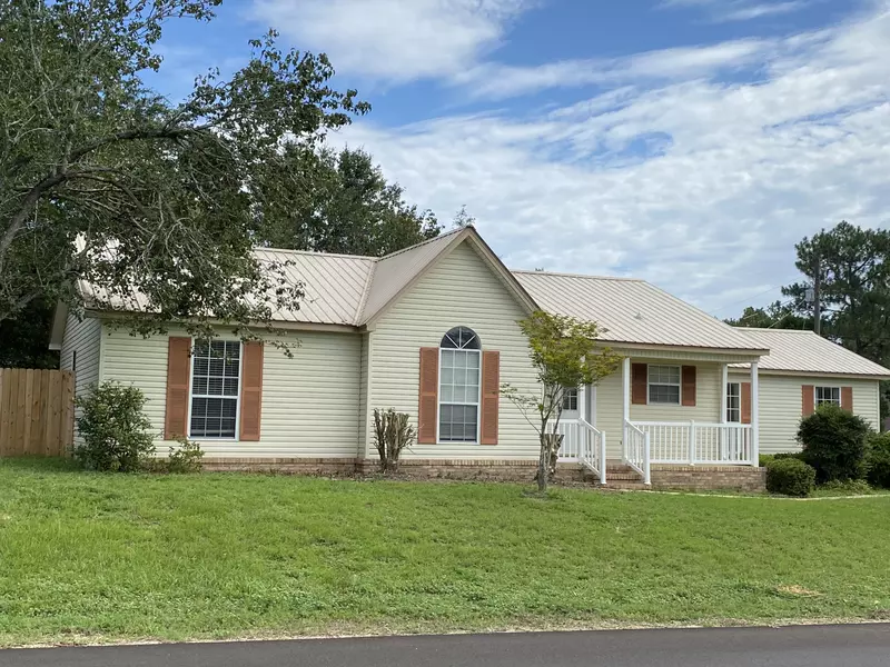 132 Villacrest Drive, Crestview, FL 32536