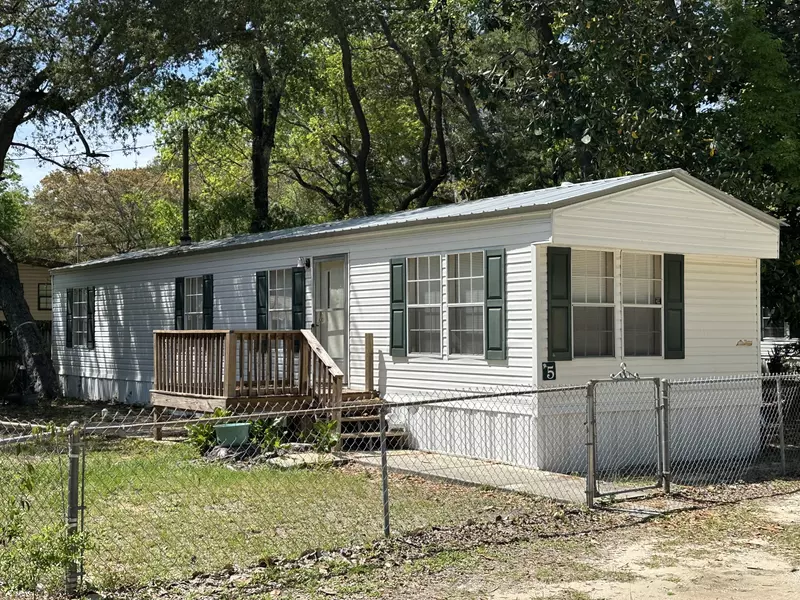 621 Live Oak St., Freeport, FL 32439