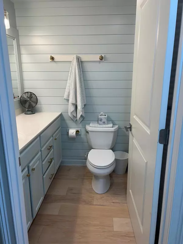 Panama City Beach, FL 32413,114 Carillon Market Street  #411