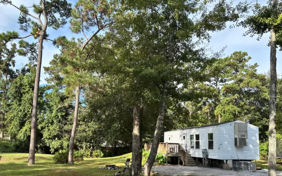 80 Palmetto Avenue, Freeport, FL 32439