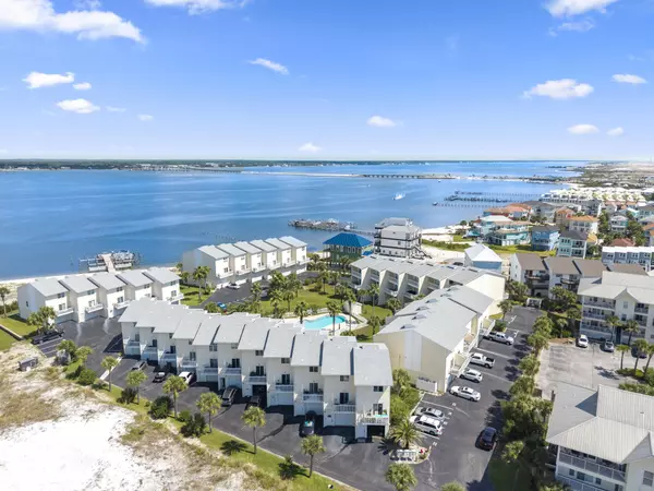 1440 Paradise Point Drive  #UNIT 21, Navarre, FL 32566