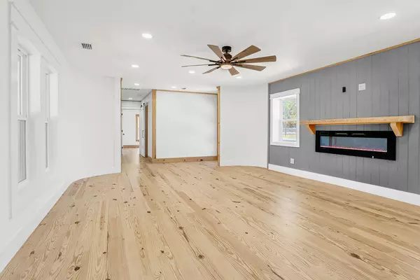 Crestview, FL 32536,498 Alabama Avenue