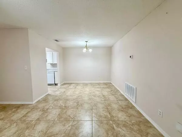 Fort Walton Beach, FL 32547,967 Tray Drive