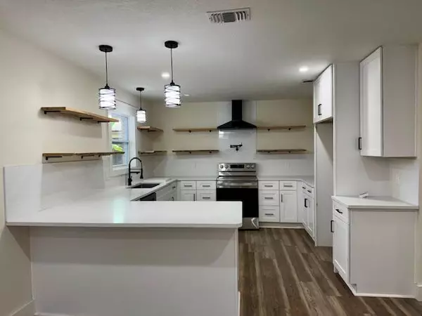 Destin, FL 32541,712 Elise Lane